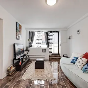Apartment Bright Parkdale Court - Little Portugal W/ Free Parking, Toronto