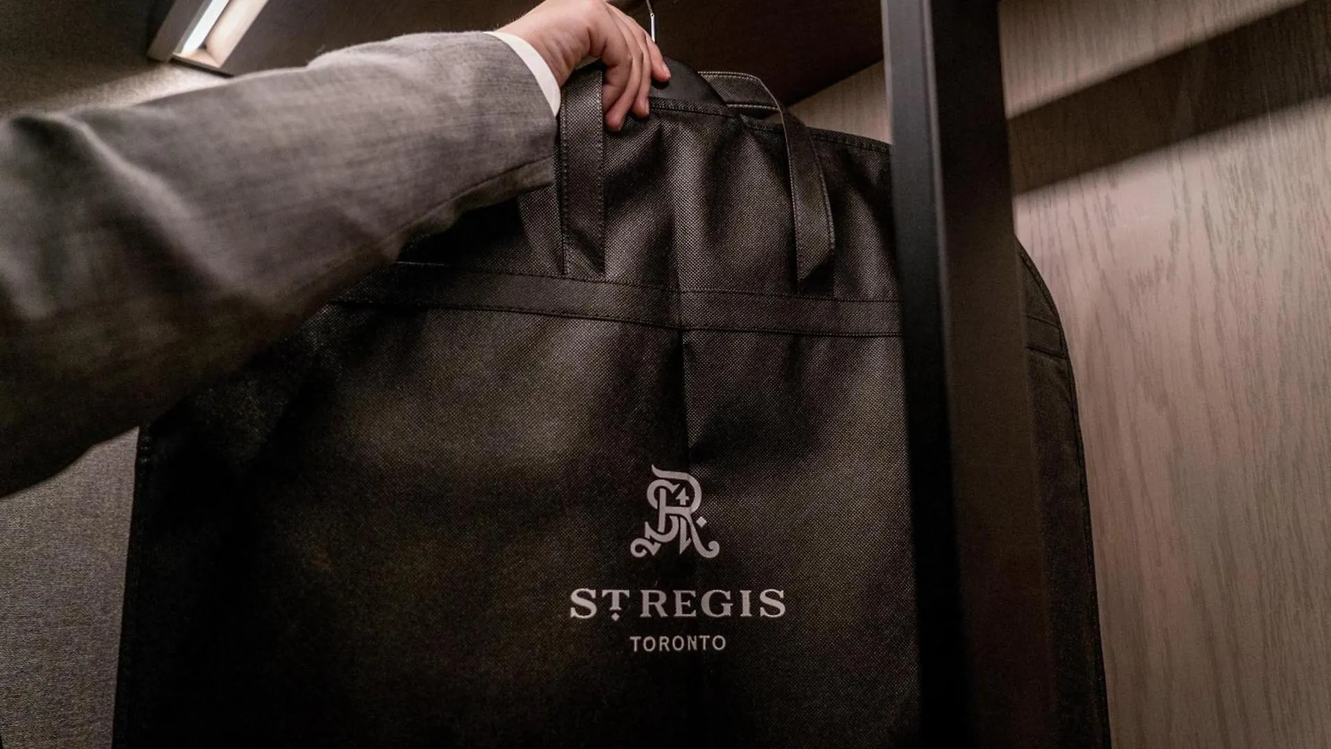 Hotel The St. Regis Toronto 5*,